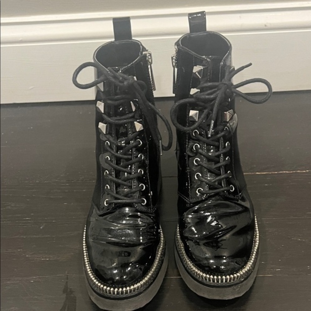 Michael Kors Black Patent leather Lace-Up Boots Size 5 - Picture 1 of 13